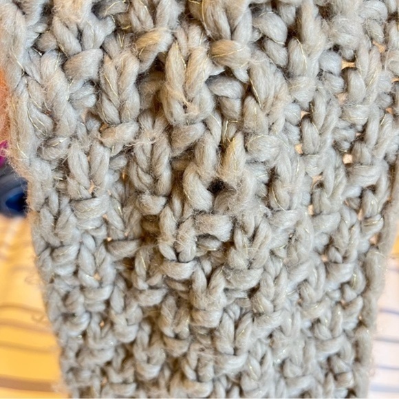 🛼🍕🛒CLOSEOUT H&M chunky knit infinity scarf tube gray gold thread lightweight - Picture 4 of 5